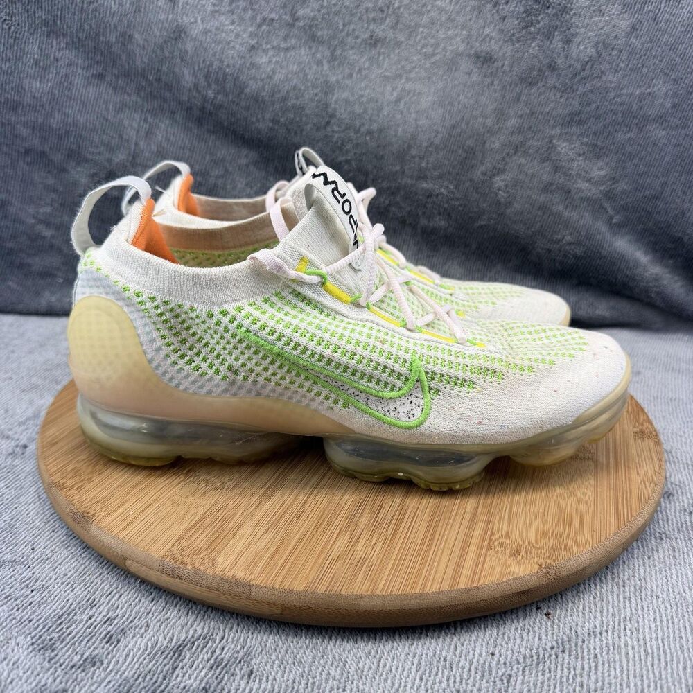 Nike VaporMax Flyknit Feel Love Shoes Womens Size 10 White Sneakers FD0871-100